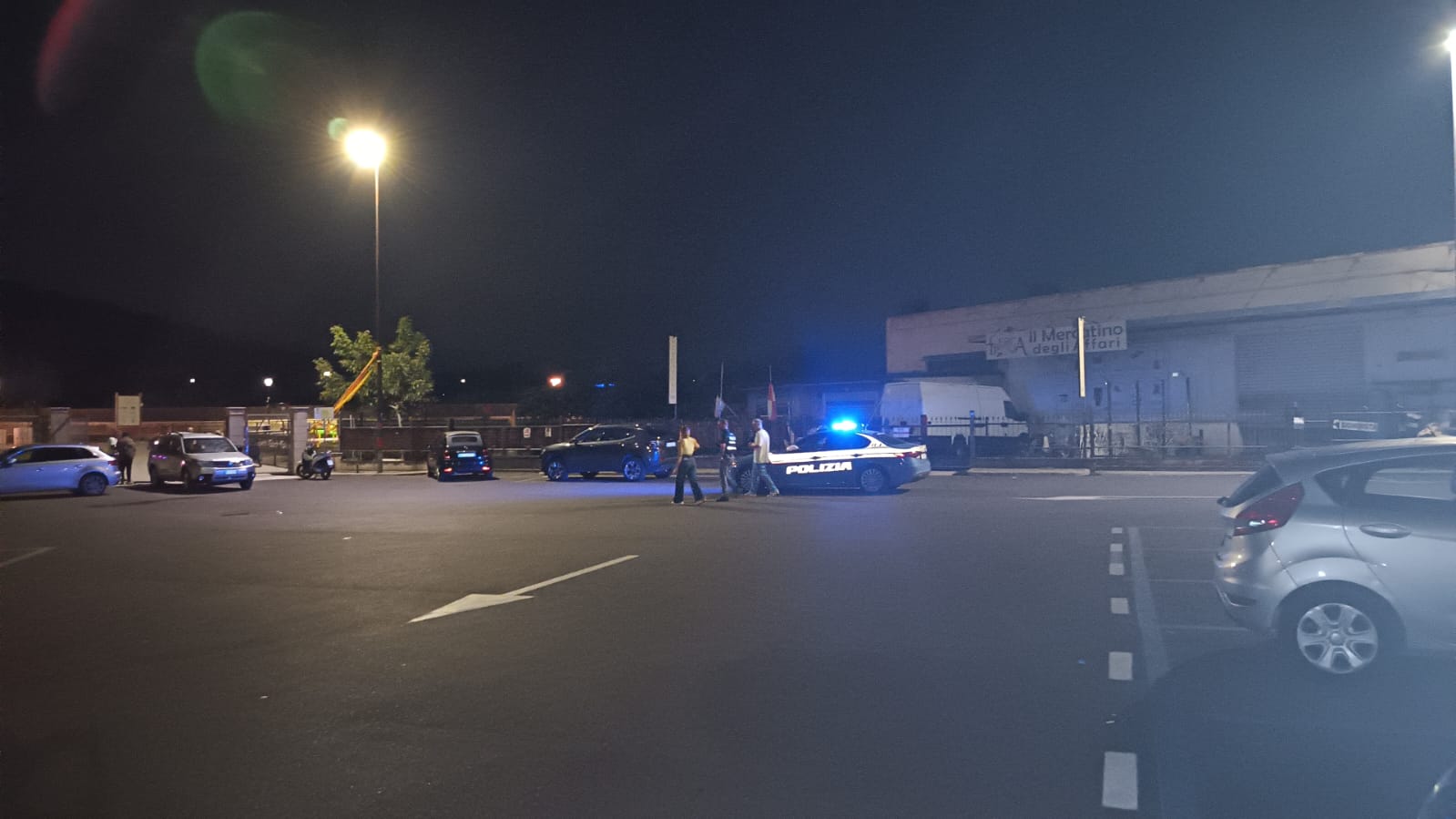 Benevento, spari al Parco De Mita: giovane ferito alla mano, paura tra i ragazzi