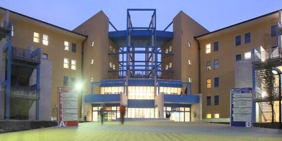 Grave ictus a 95 anni: operata e salvata al Moscati, l’anziana irpina è già tornata a casa