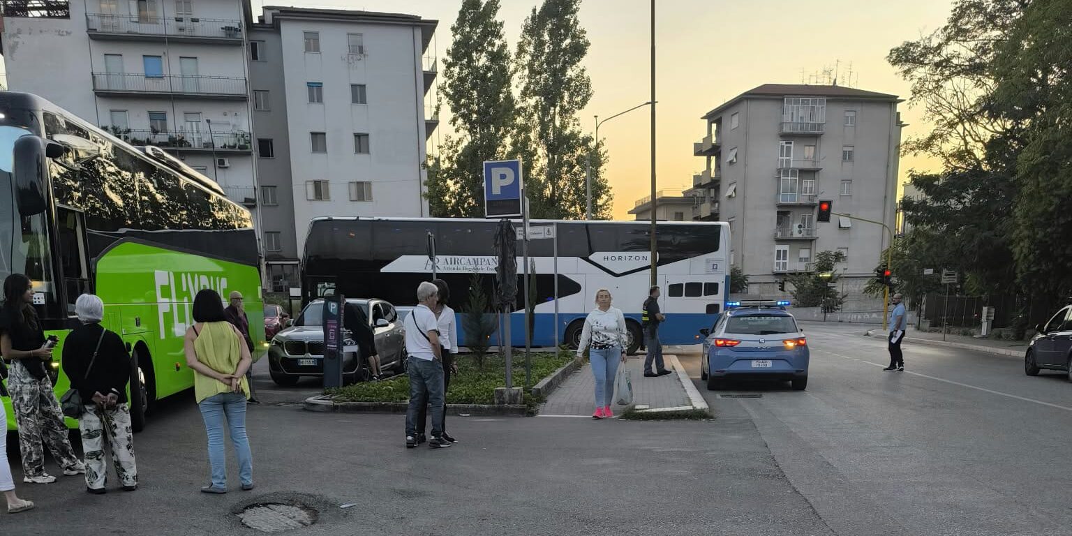 Benevento, incidente con rissa sfiorata al terminal bus