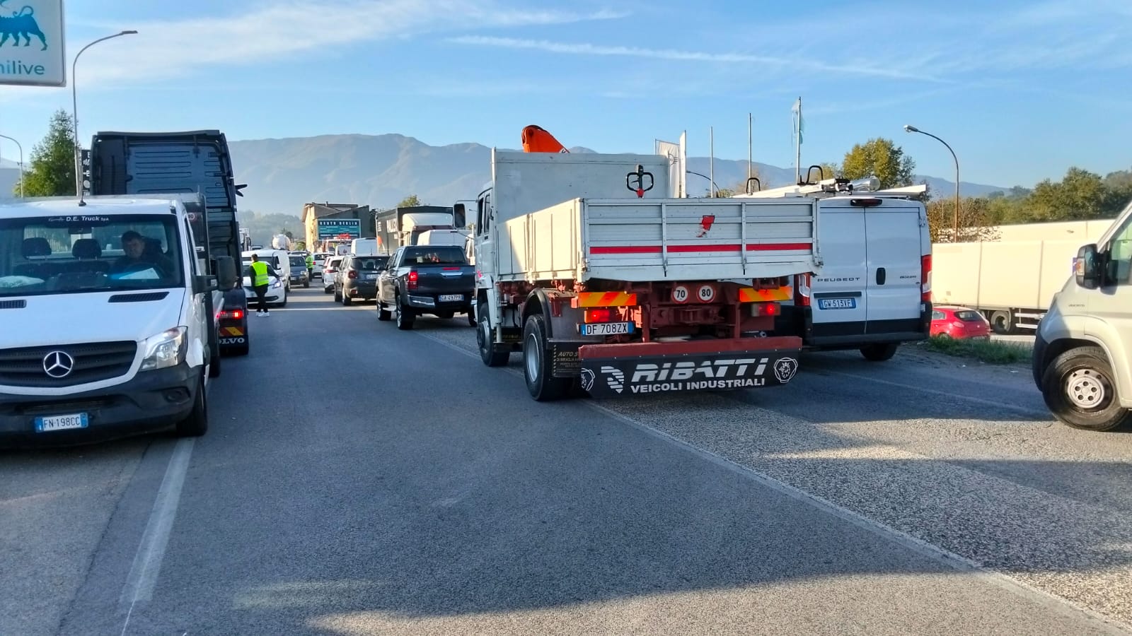 Caro carburanti, Aslimitaly lancia l’allarme: “Campania paralizzata, sciopero a oltranza e nodi stradali bloccati”