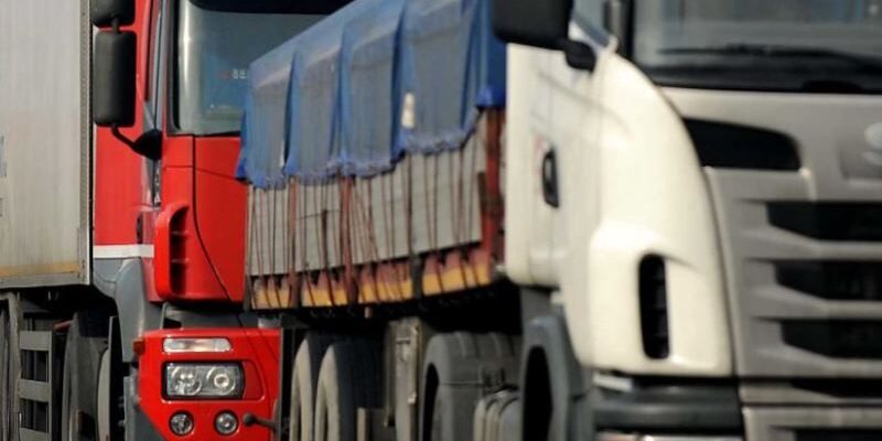 Blocchi dei trasporti, allarme Confagricoltura: «Imprese agricole allo stremo, prodotti freschi distrutti»